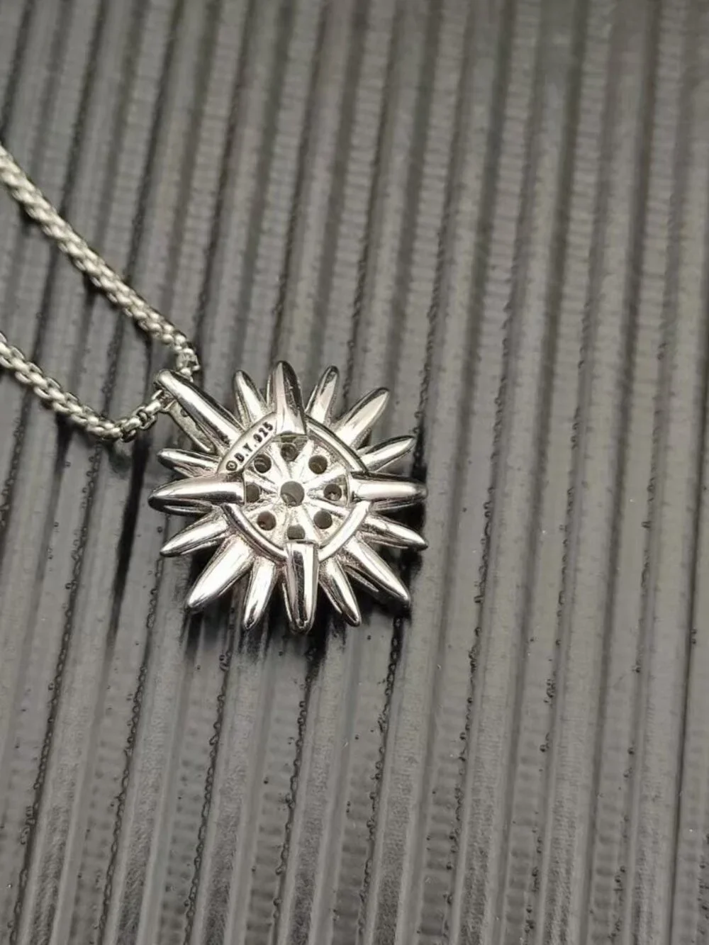 ✨David Yurman Silver Sunflower Necklace✨